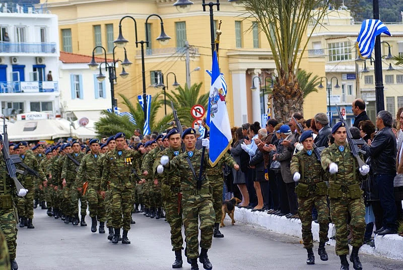 Νέα πρόκληση από Τουρκία: Σφοδρές αντιδράσεις για τη στρατιωτική παρέλαση στη Σάμο! (βίντεο)